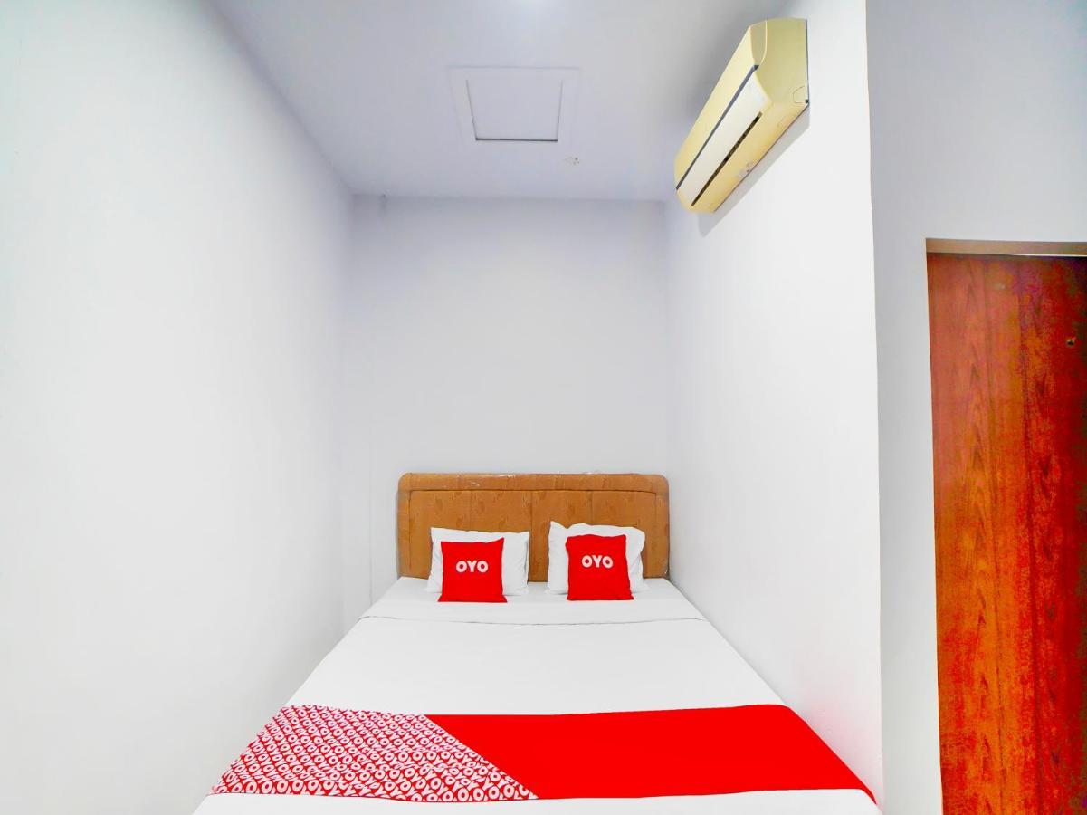 Oyo 91283 Sg Premium Guest House Medan Eksteriør bilde