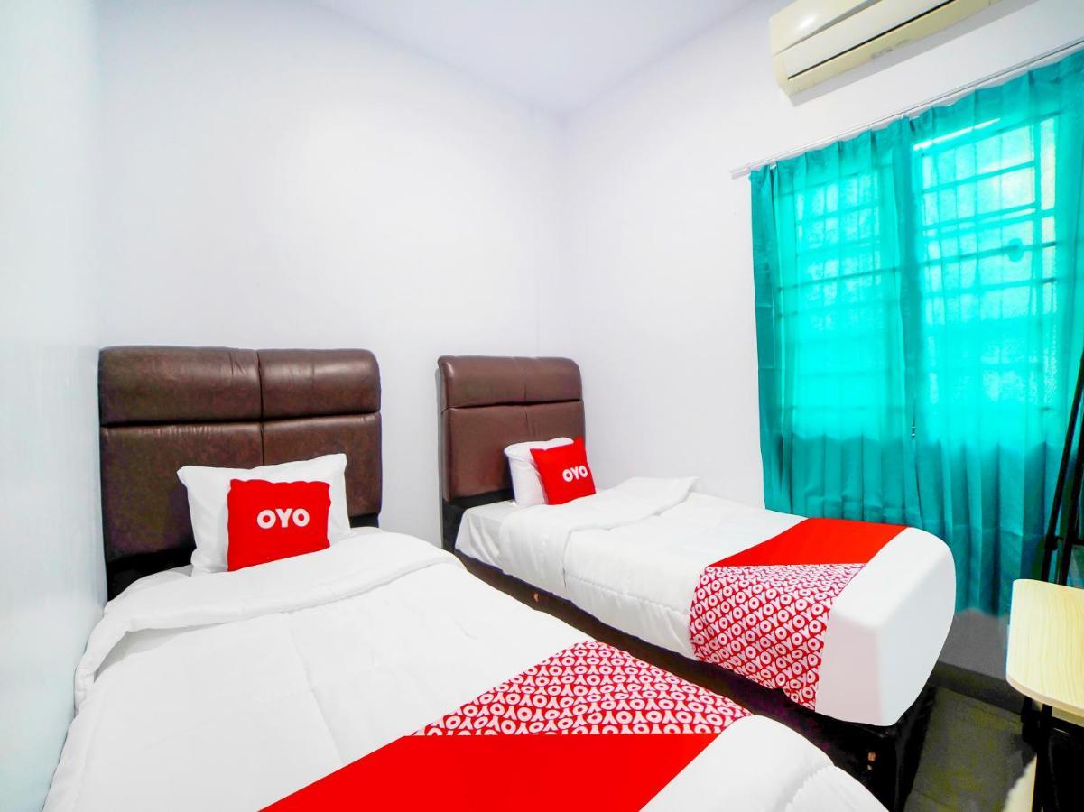 Oyo 91283 Sg Premium Guest House Medan Eksteriør bilde